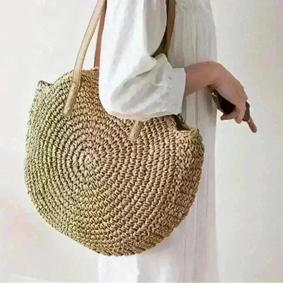 Handbags - Woman’s circular woven bag